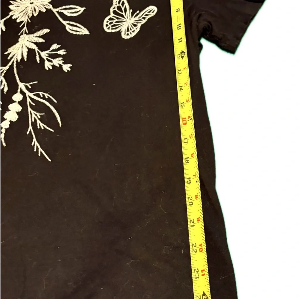 Johnny Was Embroidered Black & White Henley Sz L - Picture 7 of 7
